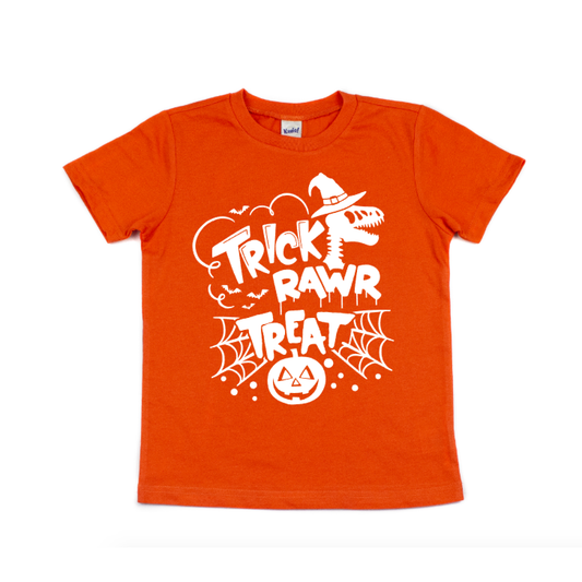 Orange halloween barn t-shirt med texten "Trick rawr treat"